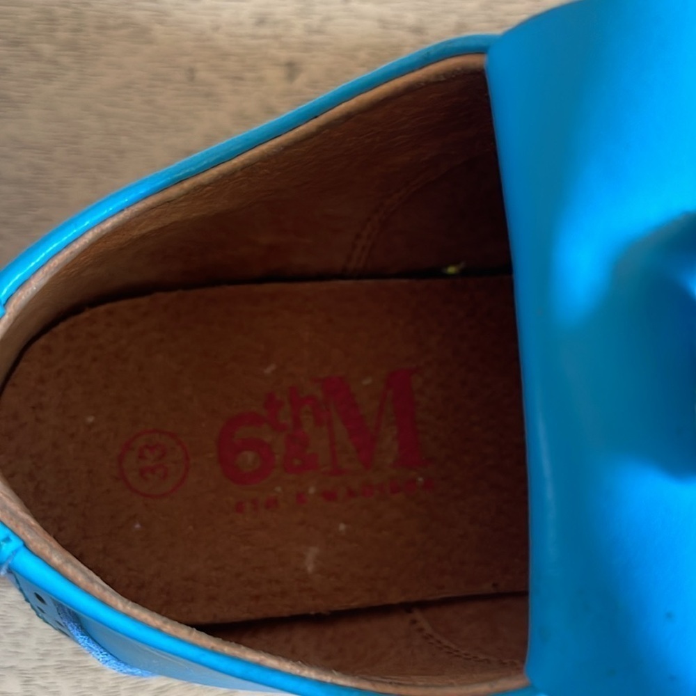 6th & Madison Blue brogue shoes SZ 33 US 2/2.5 - Picture 7 of 8
